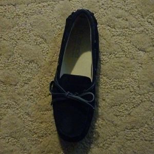 Navy blue NWOT Boemos driving mocassin